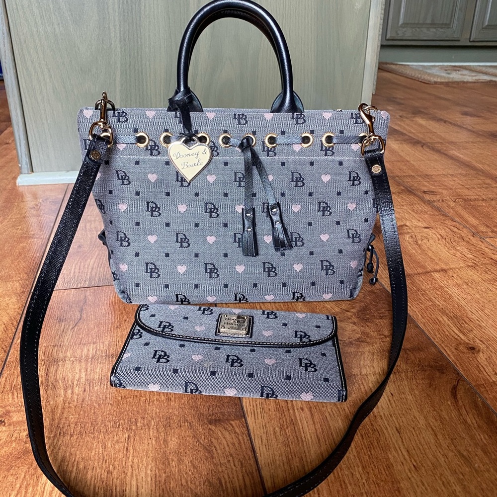 Dooney & Bourke handbag